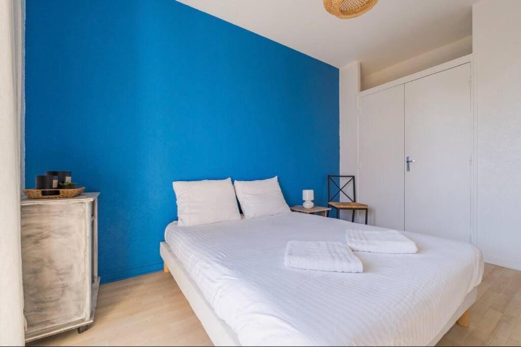 Apartment Lumineux, Chaleureux Et Spacieux T2 Parking Wifi *